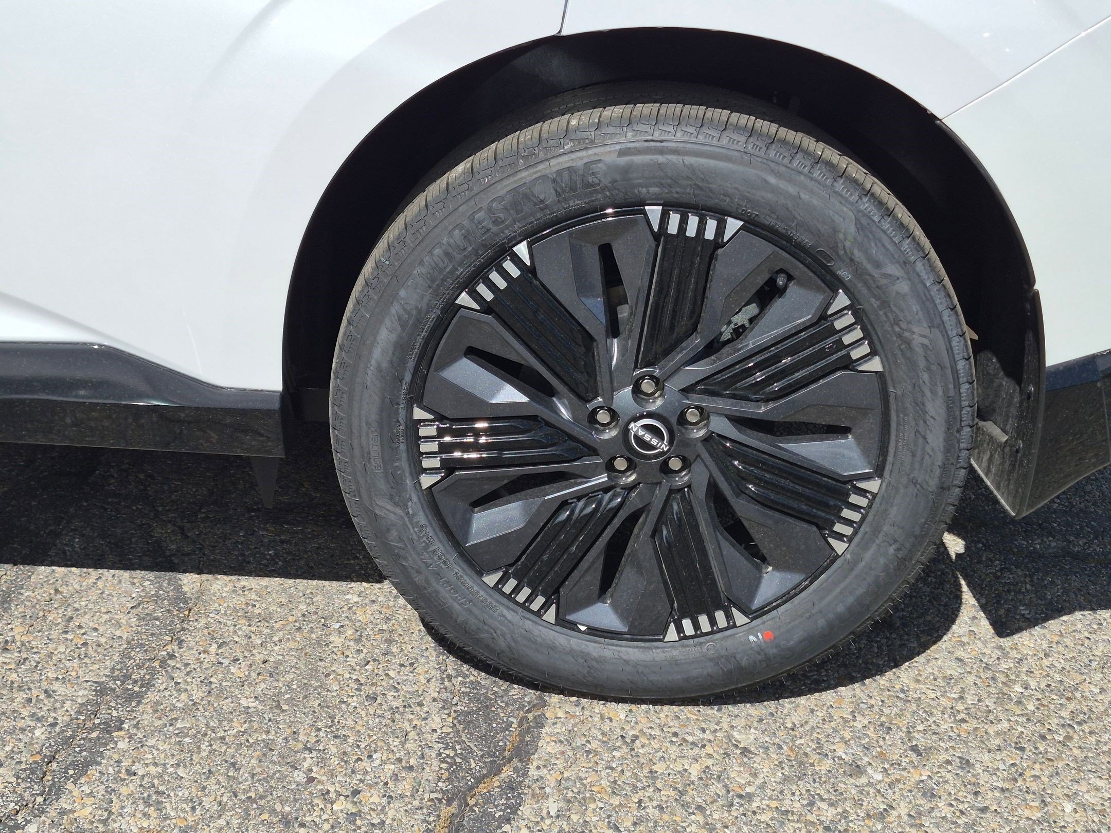New 2026 Everest White Pearl Tricoat/Super Black Nissan Platinum image 18