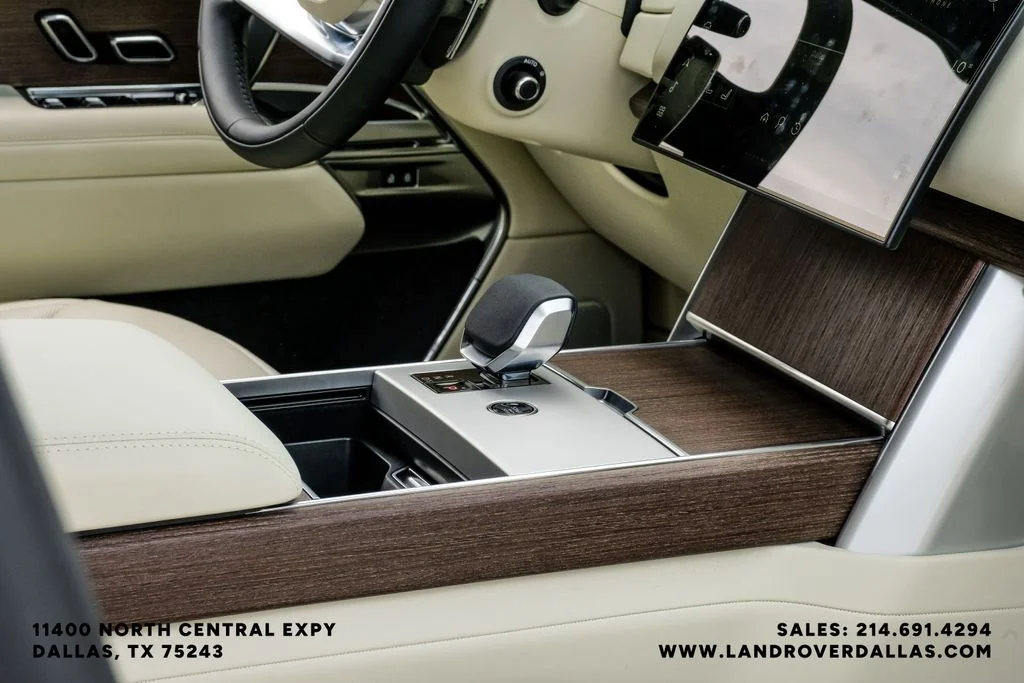 New 2026 Fuji White Land Rover SE image 29