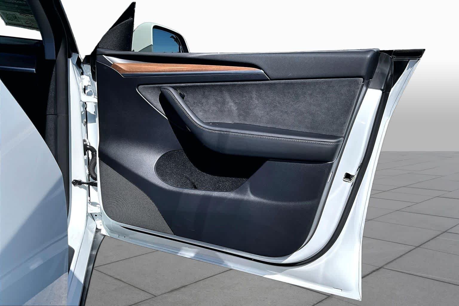 Used 2023 Midnight Silver Metallic Tesla Long Range image 21