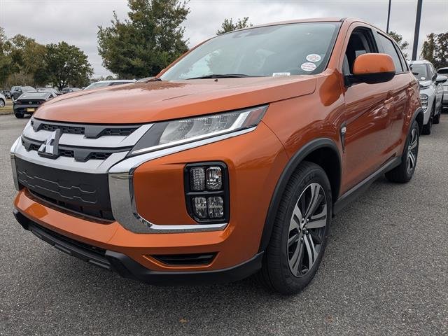 Used 2025  Mitsubishi SE image 8