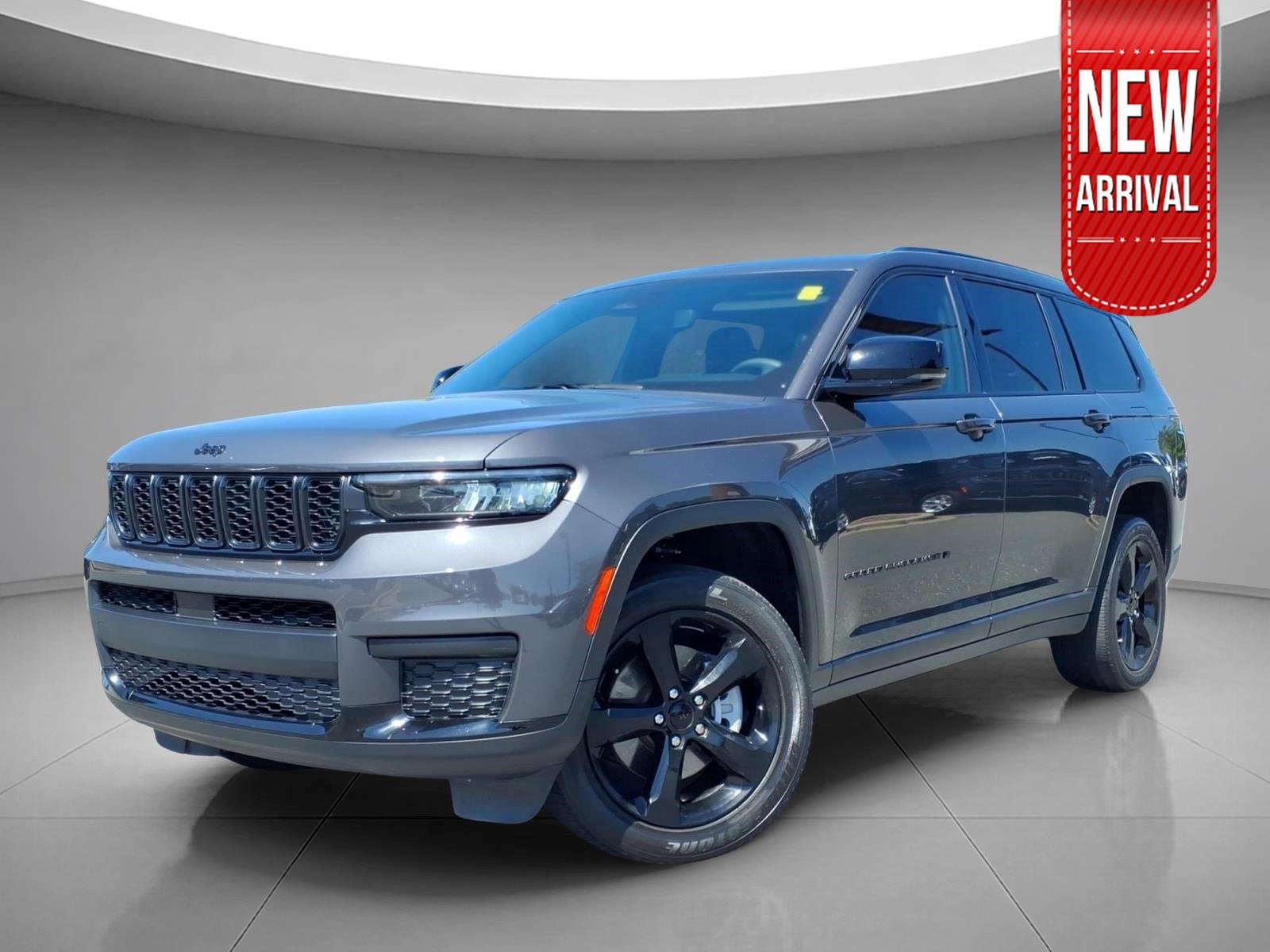 Used 2023 Baltic Gray Metallic Clearcoat Jeep Altitude image 1