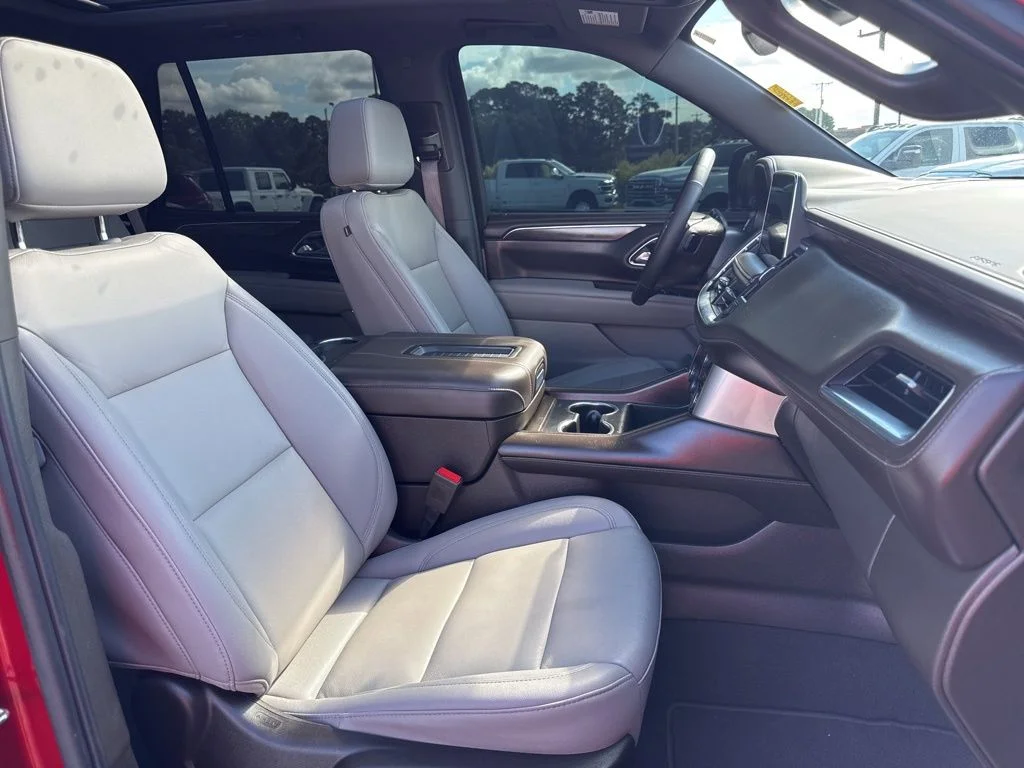 Used 2023 Red Chevrolet Z71 image 32