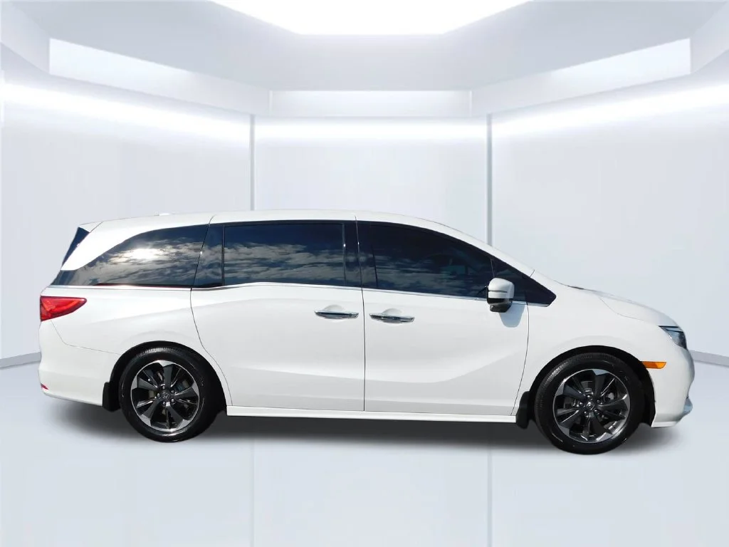 Used 2023 White Honda Elite image 2