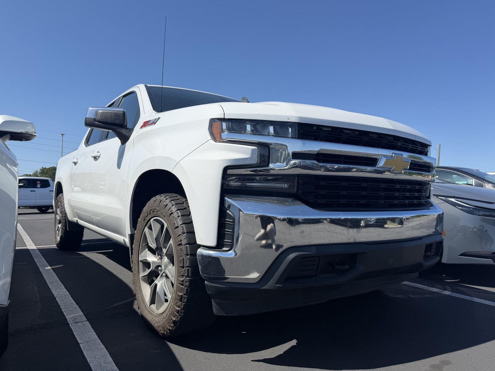 Used 2020 Summit White Chevrolet LT image 14