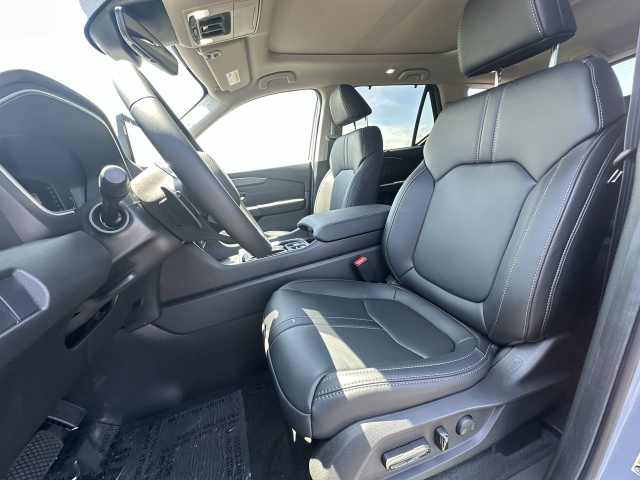 New 2026 Sonic Gray Pearl Honda AWD Touring image 11