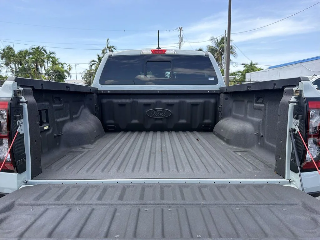 Used 2024 Green Ford XLT image 32