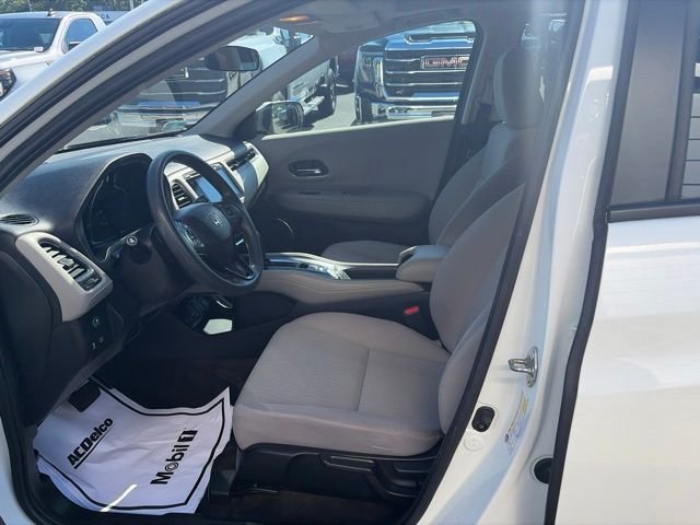 Used 2018 White Honda EX image 9
