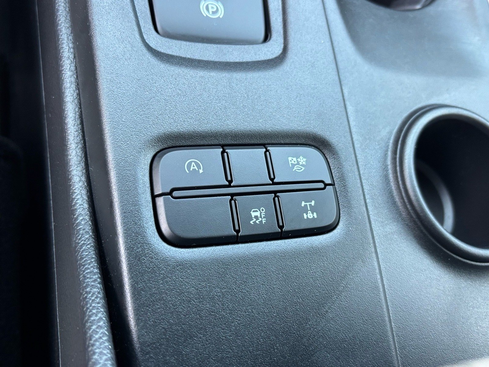 New 2026 Oxford White Ford XLT image 15