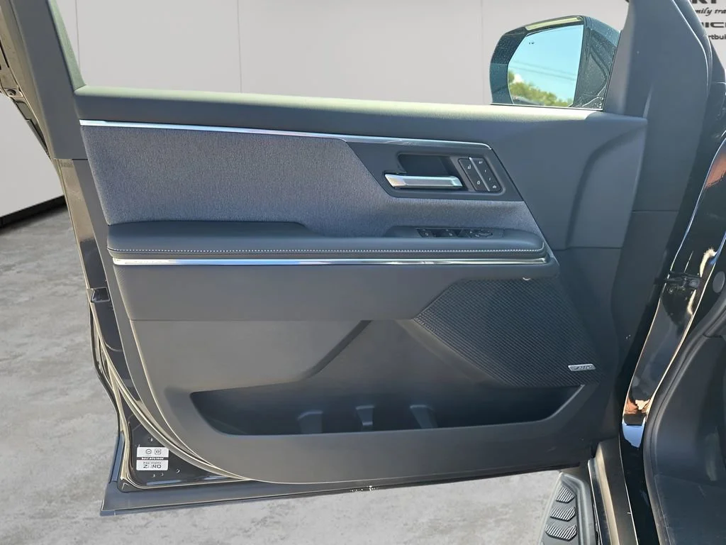 New 2026 Onyx Black GMC Elevation Extended Range image 28