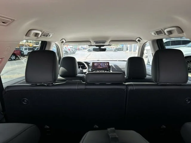 New 2026 Everest White Pearl TriCoat Nissan SL image 9