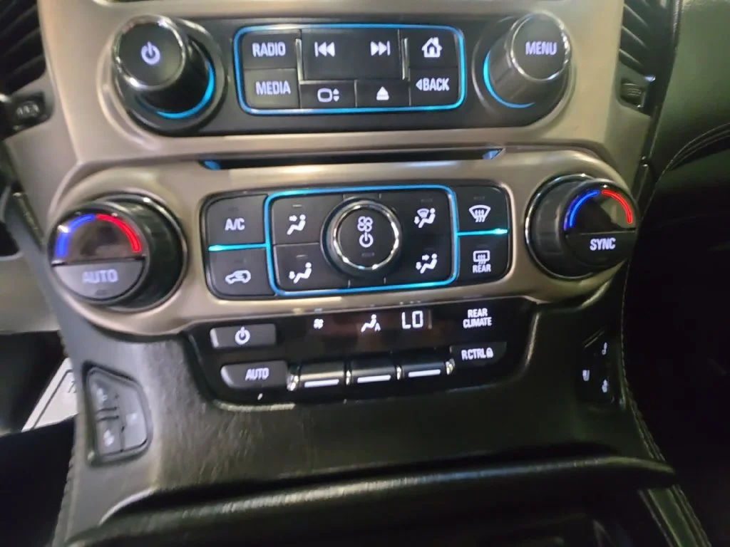 Used 2019 Black GMC Denali image 17