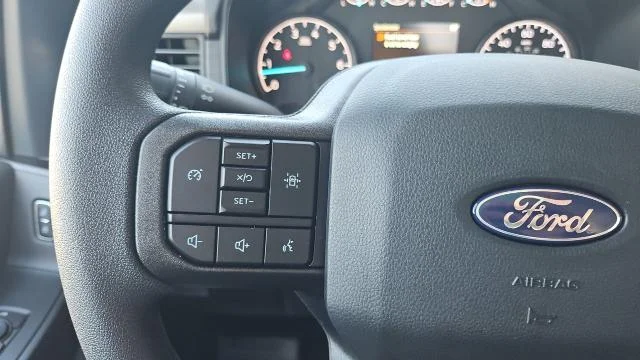 New 2026 Oxford White Ford XL 2WD image 33