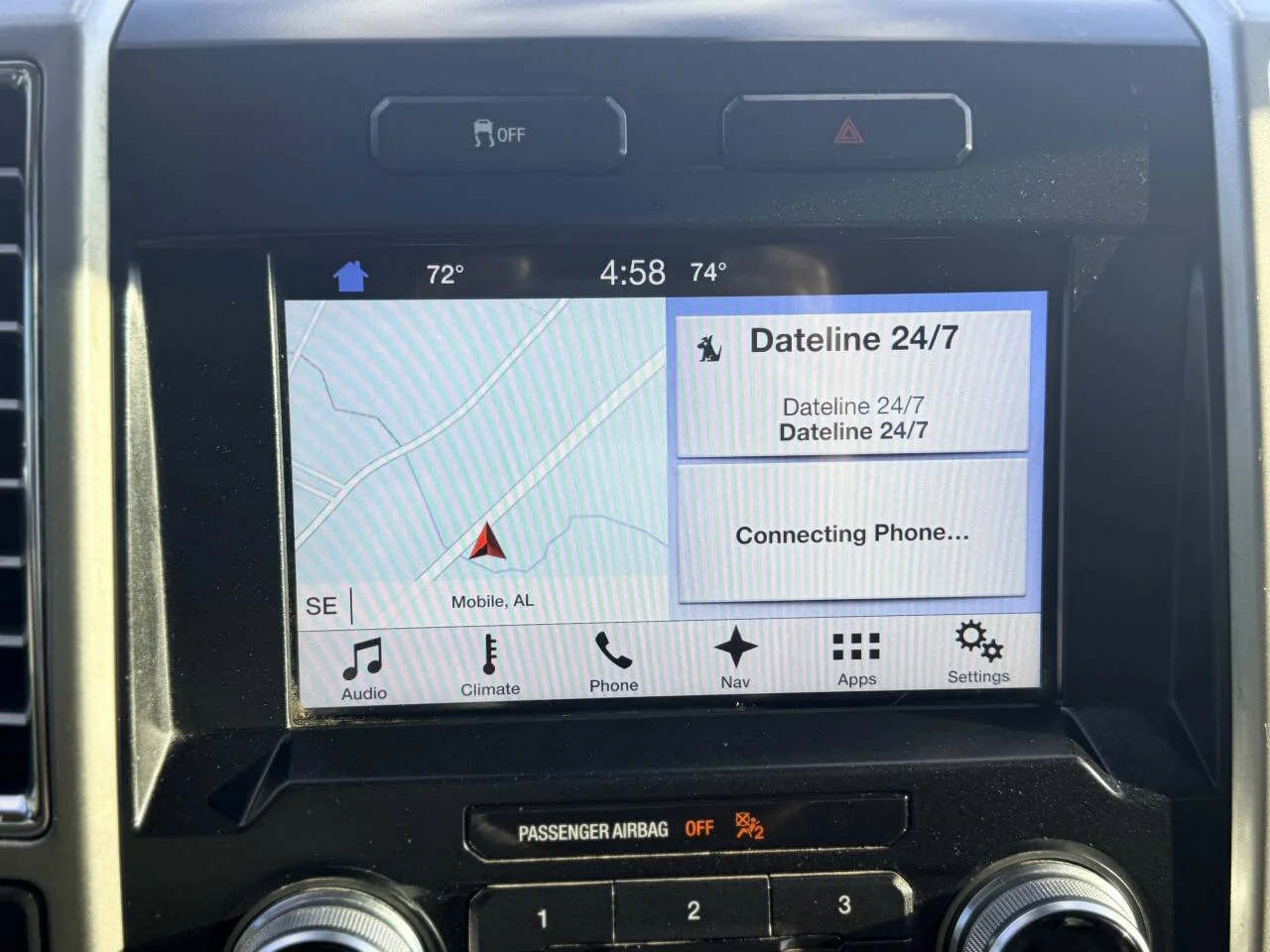 Used 2016 White Ford Lariat 4x4 4dr SuperCrew 5.5 ft. SB image 25