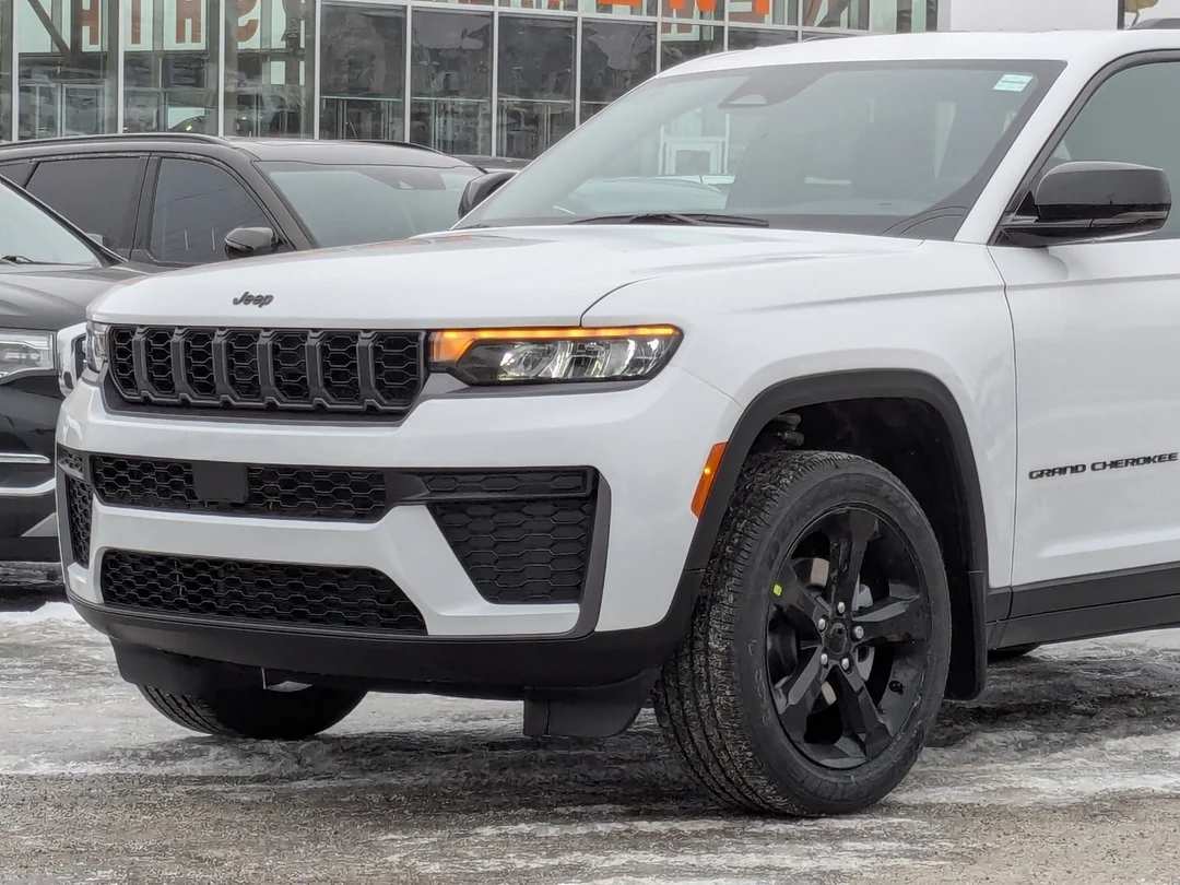 New 2026 White Jeep Altitude - - 4x4 - Power Sunroof - Altitude Pack - 2.0L Turbo - Remote Start & More! image 9