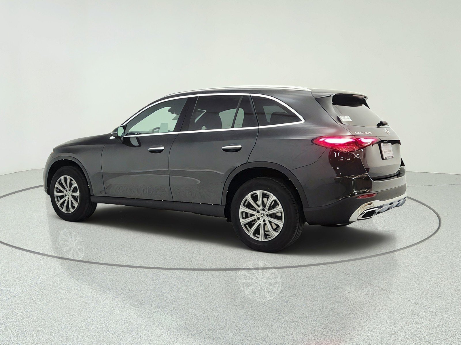 New 2027 Graphite Grey Metallic Mercedes-Benz GLC 300 SUV image 28