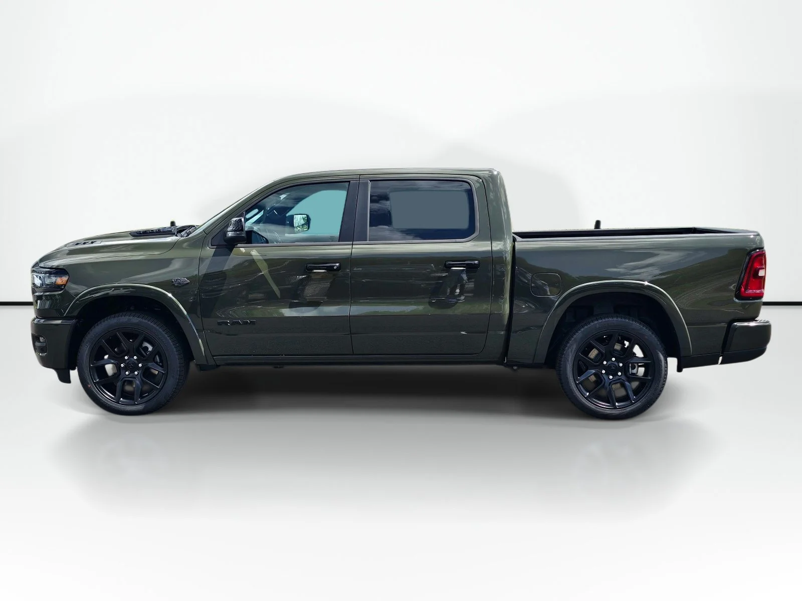New 2027 Tank Ram Laramie image 15