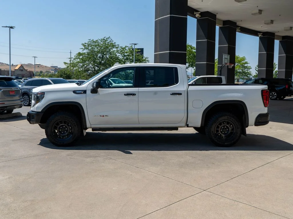 Used 2024 White GMC AT4X image 4
