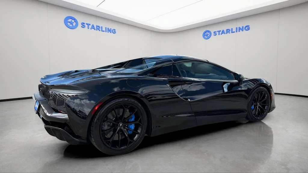 Used 2026  McLaren Spider image 9