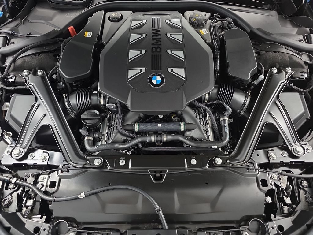 New 2026 Black Sapphire Metallic BMW 760i xDrive image 30
