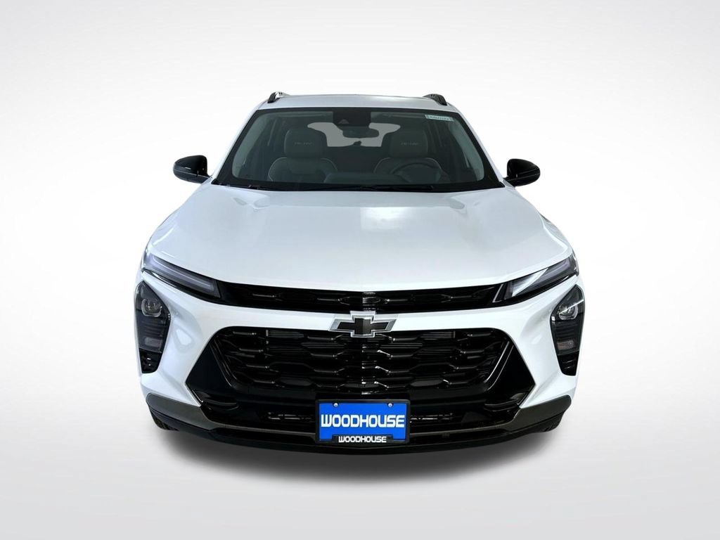 New 2026 Summit White Chevrolet ACTIV image 3