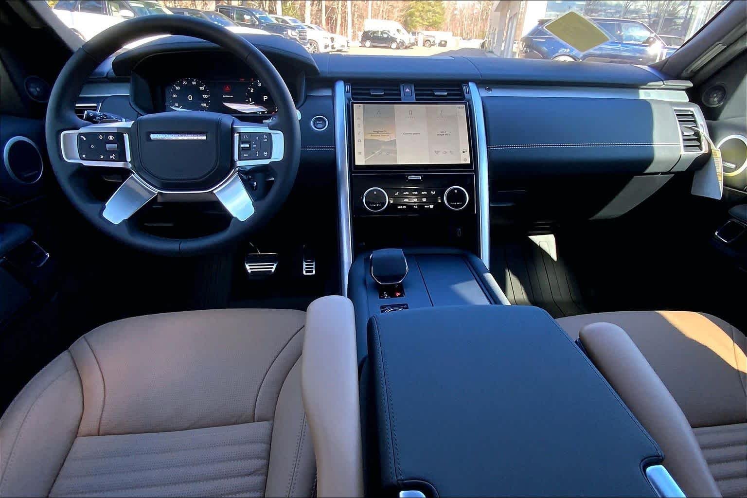 View vehicle photo 7