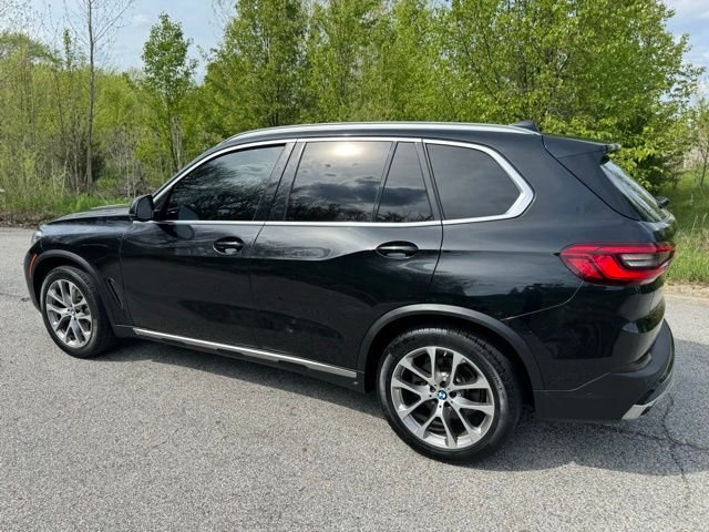 Used 2019 Black Sapphire Metallic BMW xDrive40i image 8