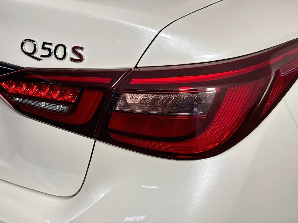 Certified Used 2023 White INFINITI Red Sport 400 image 36
