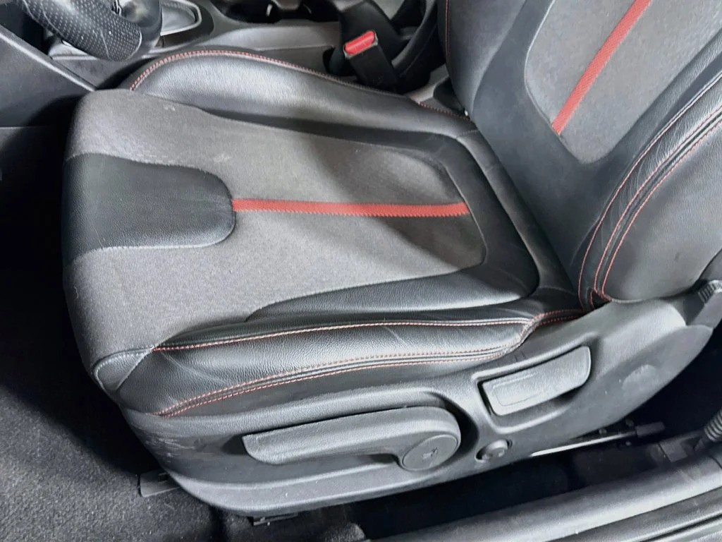 Used 2019 White Hyundai Turbo image 23