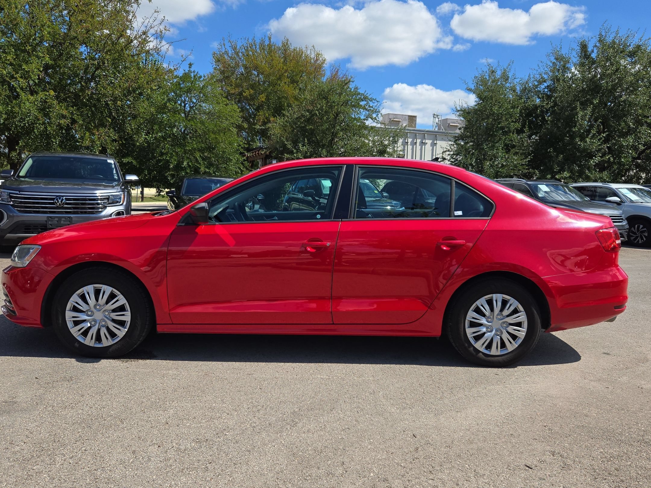 Used 2015  Volkswagen  image 6