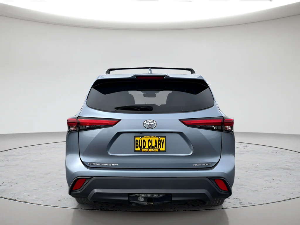 Used 2022 Blue Toyota XLE image 4