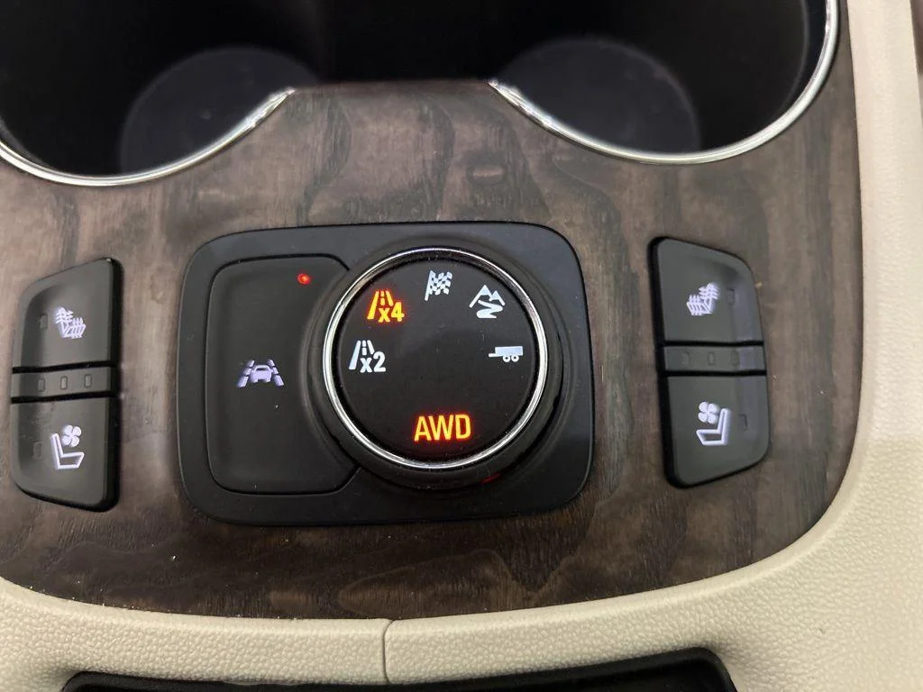 Used 2021 Cayenne Red GMC Denali image 35