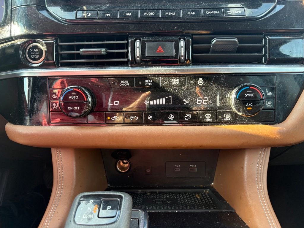 Used 2023 Black Nissan Platinum image 18
