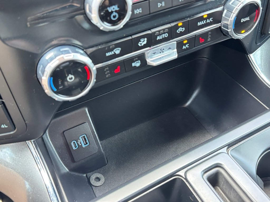 Used 2023 Agate Black Metallic Ford XLT image 24