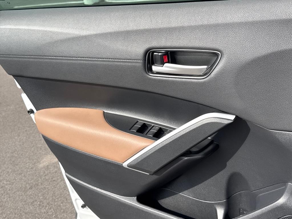 Used 2026 Wind Chill Pearl Toyota XLE image 25
