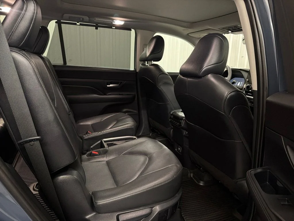 Used 2026 Cloud Toyota Limited image 27