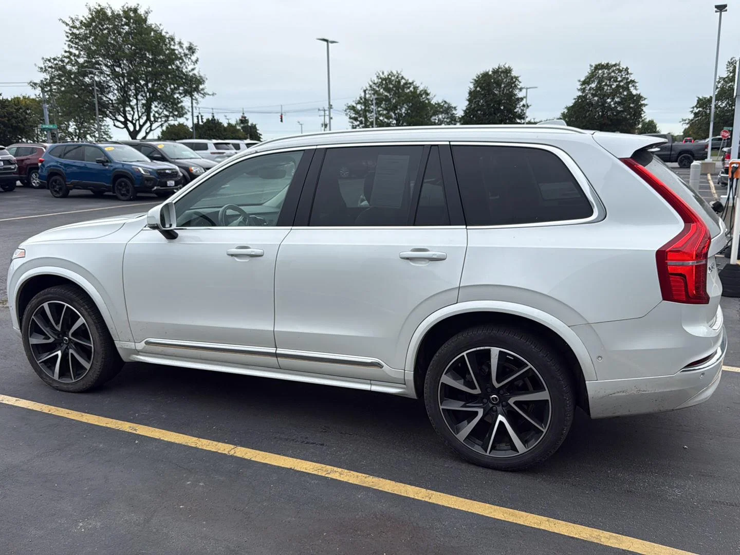 Used 2023 Crystal White Metallic Volvo Plus image 4