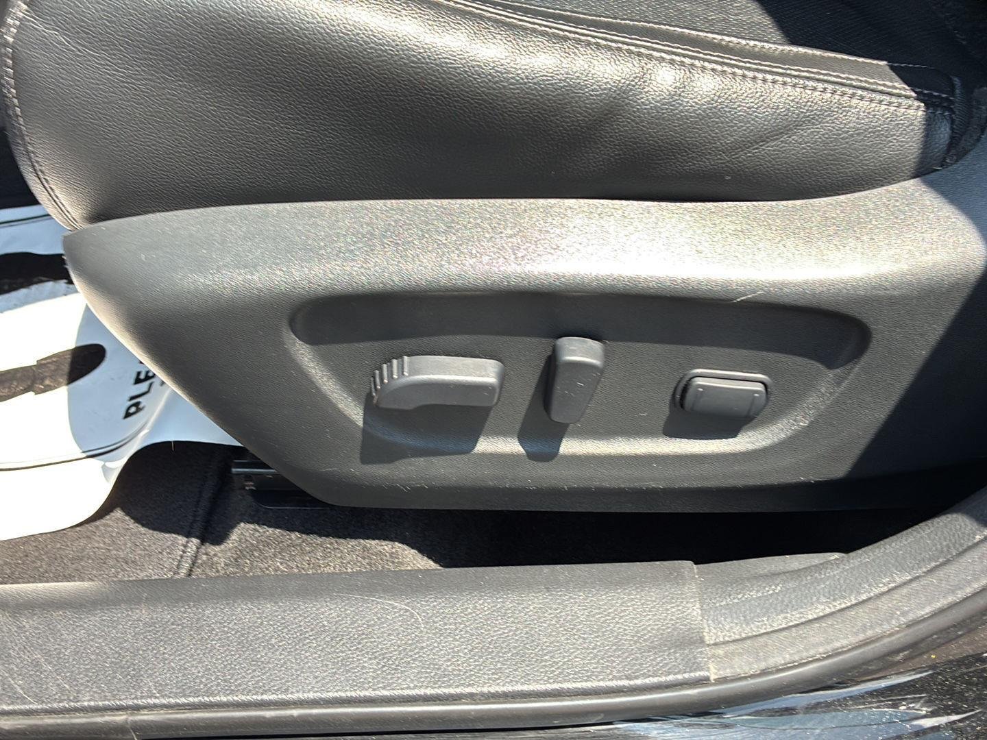 Used 2020 Magnetic Black Pearl Nissan SL image 13