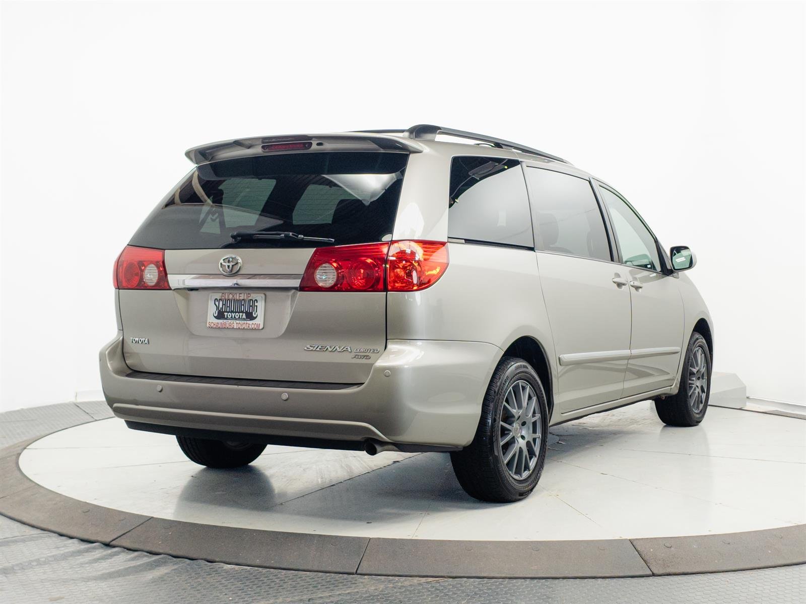 Used 2006 Silver Toyota XLE Limited image 13