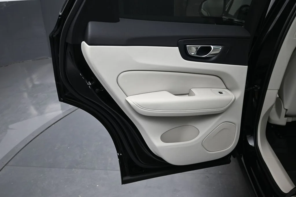 New 2026 Onyx Black Volvo T8 Ultra image 12