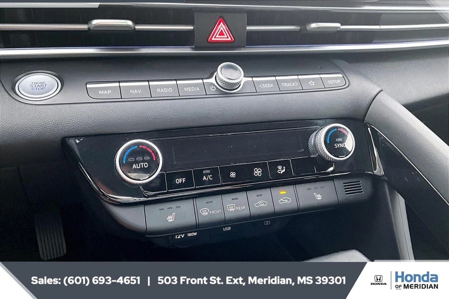 2023 Hyundai Elantra Limited - Photo 22