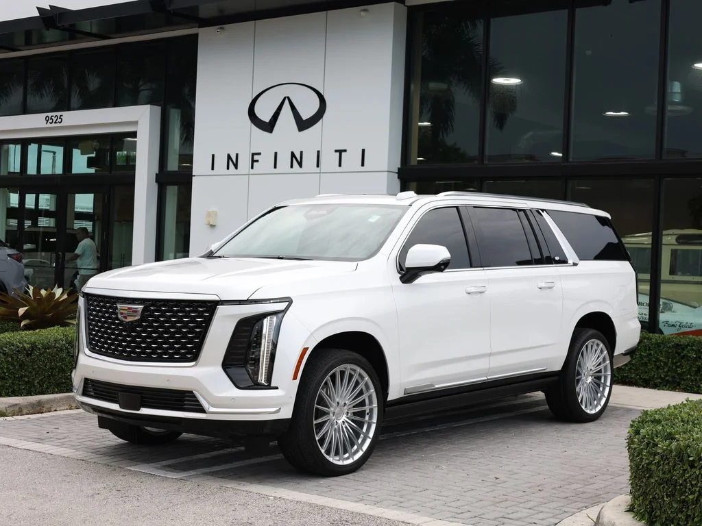 Used 2025 White Cadillac Premium image 1