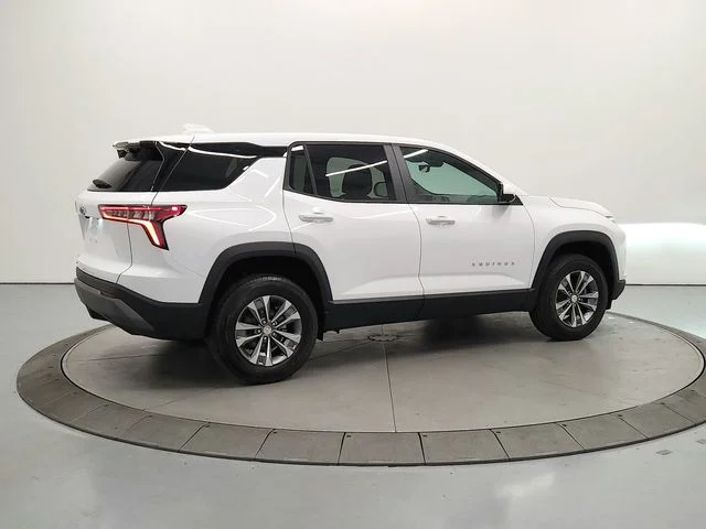 New 2027 White Chevrolet LT image 8