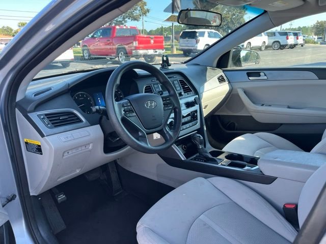 Used 2017 Gray Hyundai Base image 6
