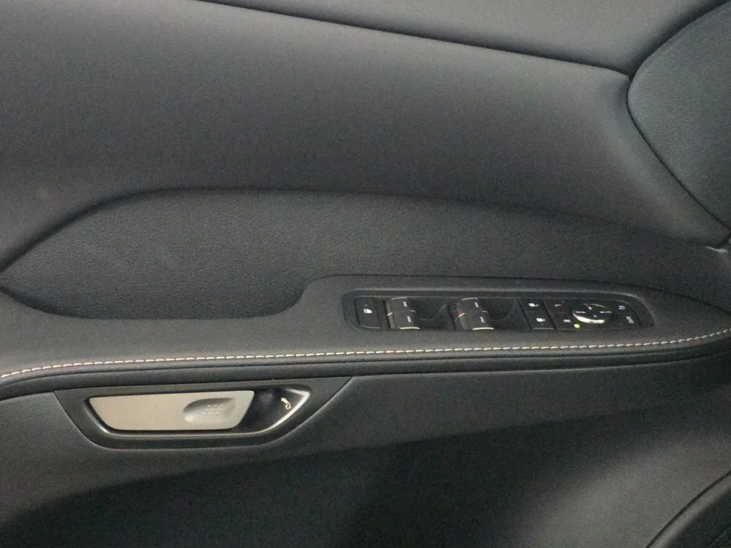New 2026 Iridium Lexus PREMIUM image 25