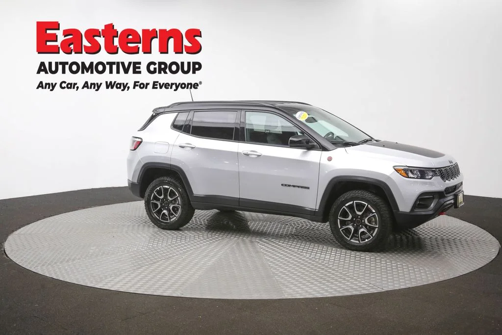 Used 2025 Silver Jeep Trailhawk image 46