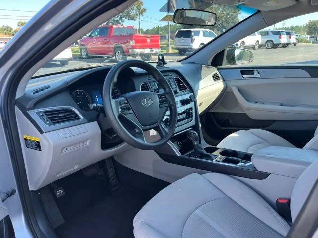 Used 2017 Gray Hyundai Base image 6