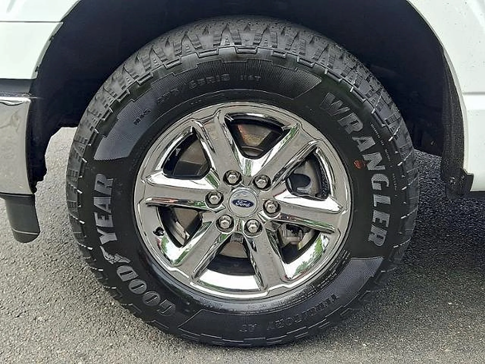 2025 Ford F-150 XLT - Photo 24