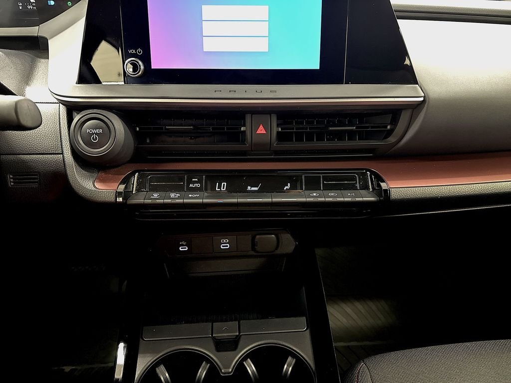 Used 2024  Toyota SE image 15