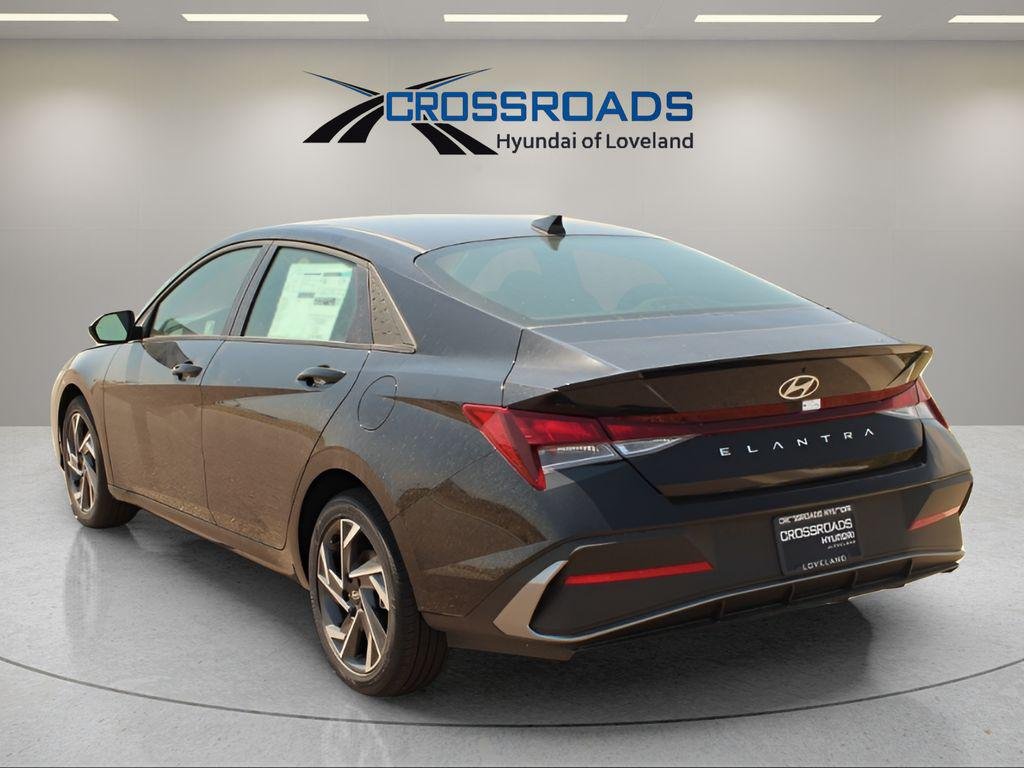 2025 Hyundai Elantra SEL - Photo 3