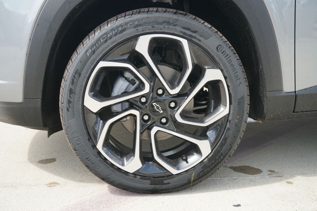 New 2026 Sterling Gray Metallic Chevrolet 2RS image 13